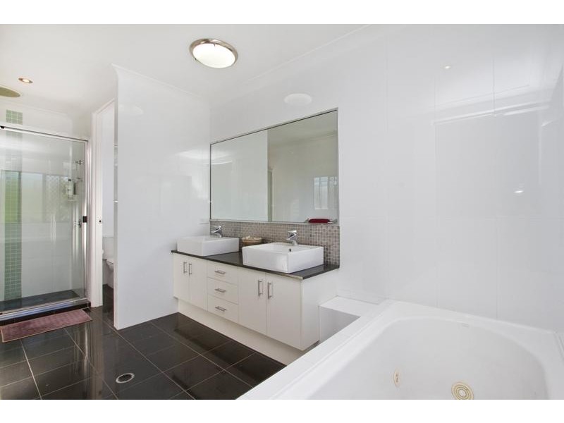 15 Iridescent Close, Trinity Park QLD 4879