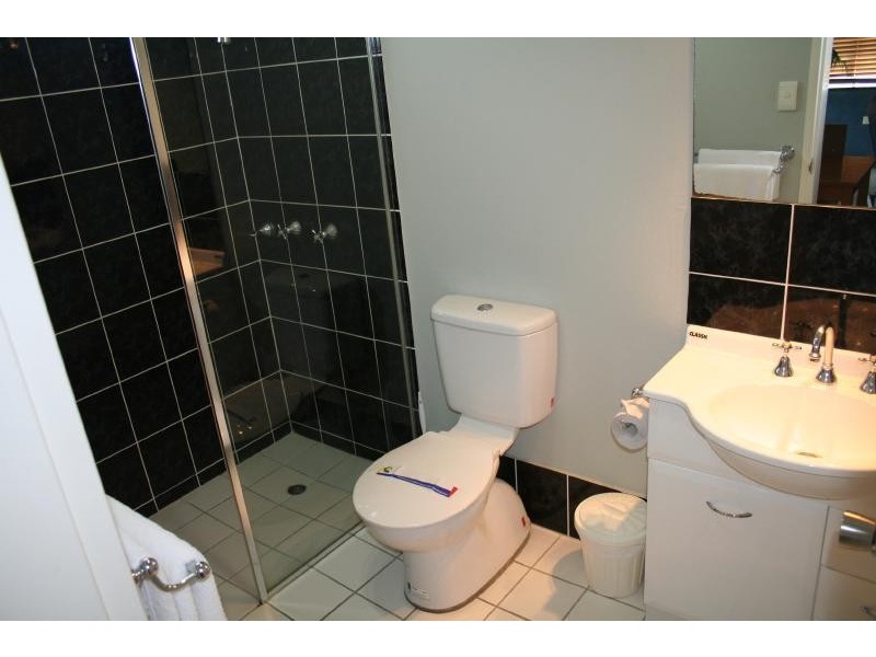 14/239 Lake Street, Cairns North QLD 4870