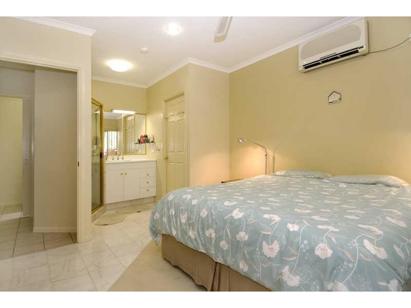 17 Sommerville Crescent, Whitfield QLD 4870