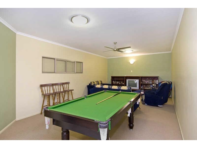 17 Sommerville Crescent, Whitfield QLD 4870