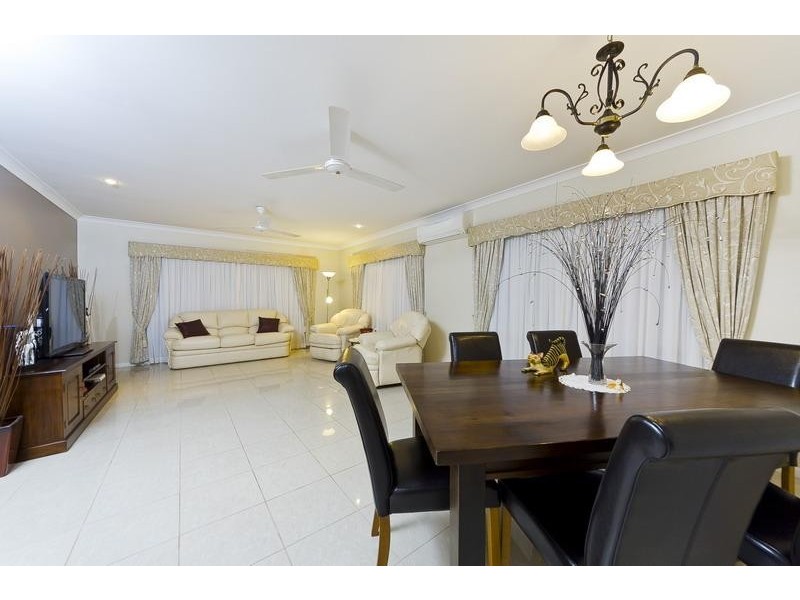 80 Koppen Terrace, Mooroobool QLD 4870