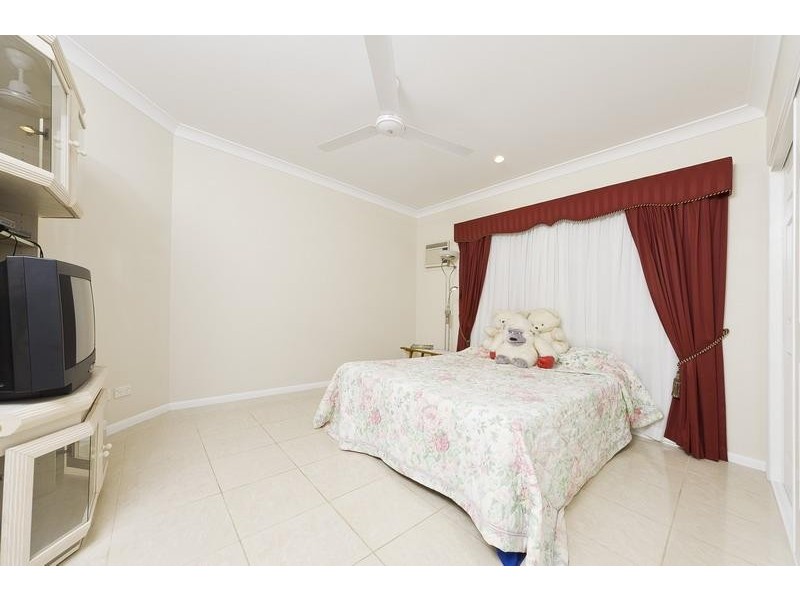 80 Koppen Terrace, Mooroobool QLD 4870