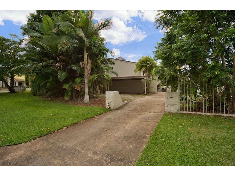 2/4 Crathern Close, Edge Hill QLD 4870