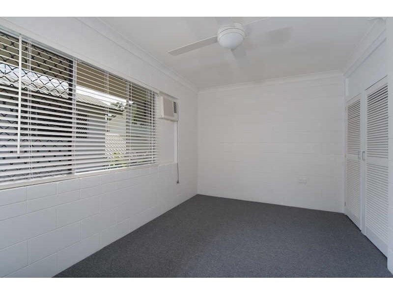 2/4 Crathern Close, Edge Hill QLD 4870