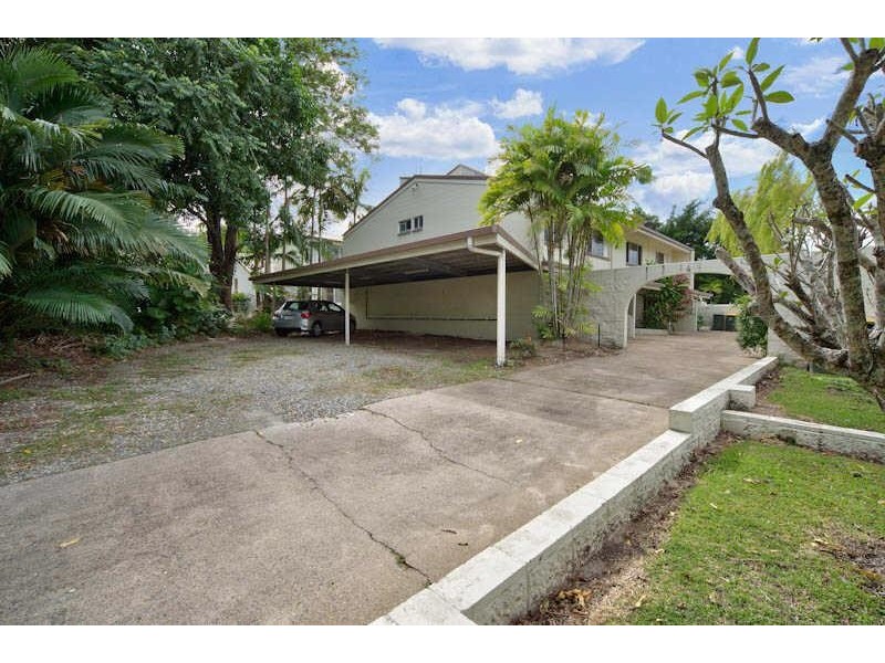 2/4 Crathern Close, Edge Hill QLD 4870