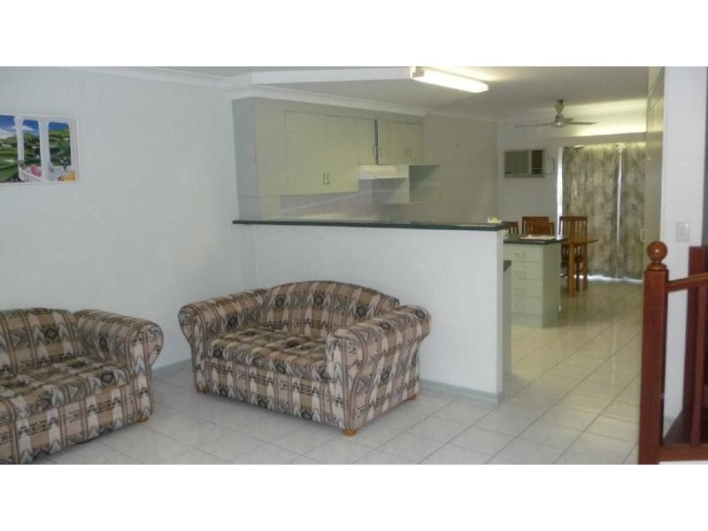 2/60 Charles Street, Windsor Gardens, Cairns QLD 4870