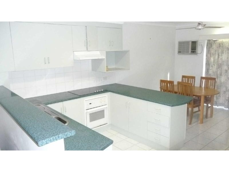 2/60 Charles Street, Windsor Gardens, Cairns QLD 4870