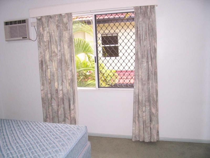 2/60 Charles Street, Windsor Gardens, Cairns QLD 4870