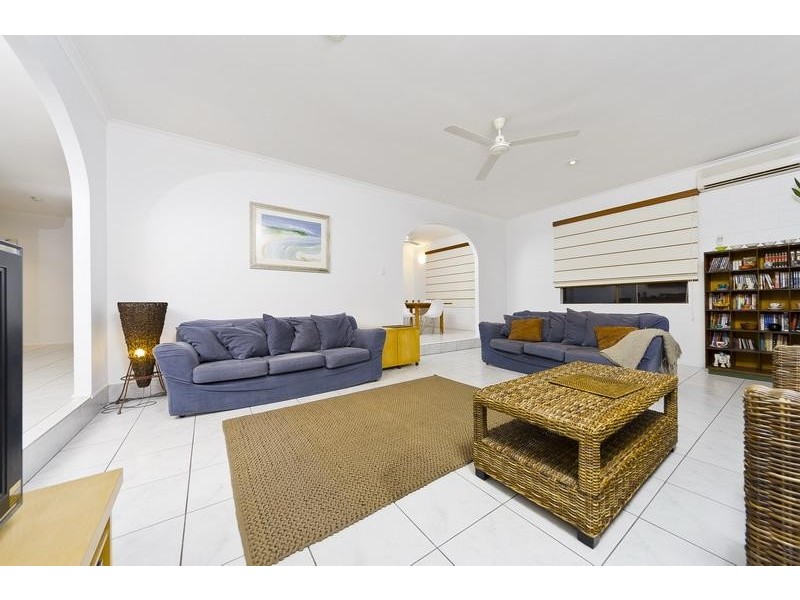 14 Di Savia Close, Whitfield QLD 4870