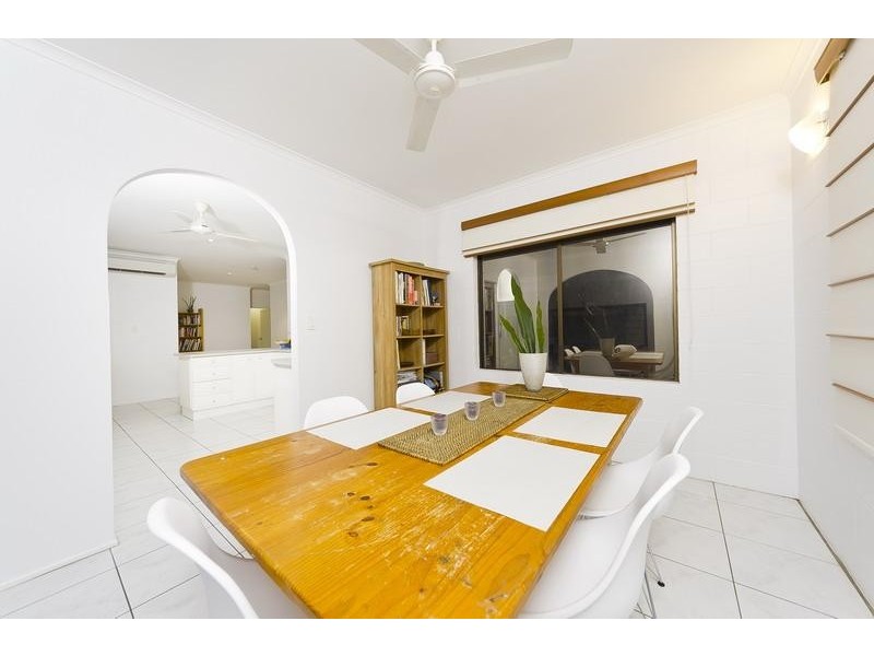 14 Di Savia Close, Whitfield QLD 4870