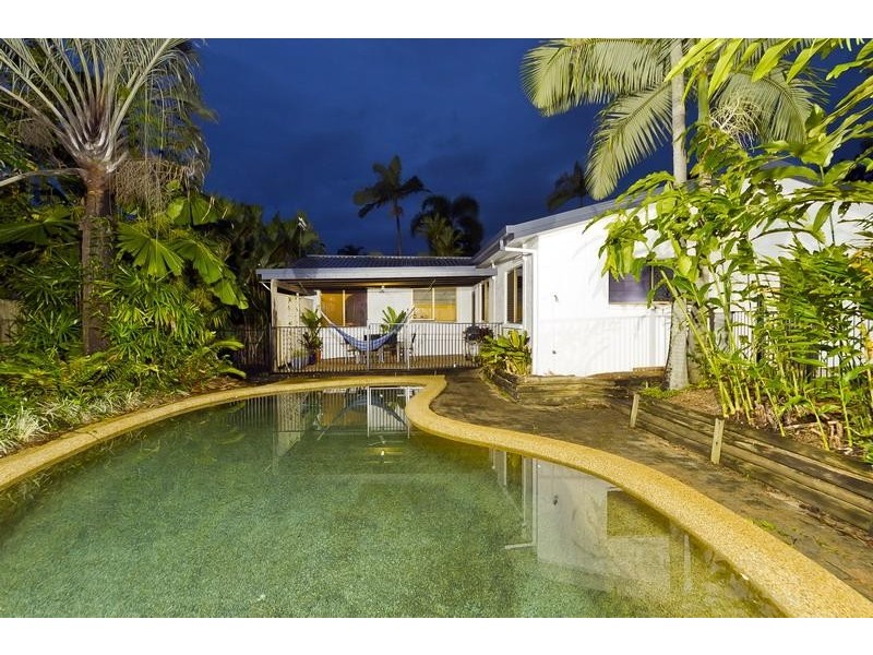 14 Di Savia Close, Whitfield QLD 4870