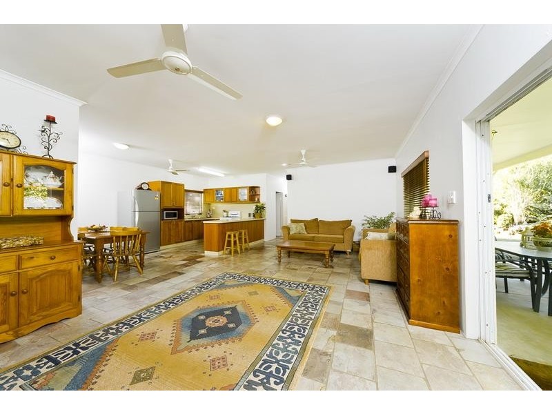 213 Robert Road, Bentley Park QLD 4869