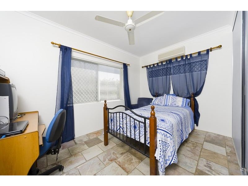 213 Robert Road, Bentley Park QLD 4869