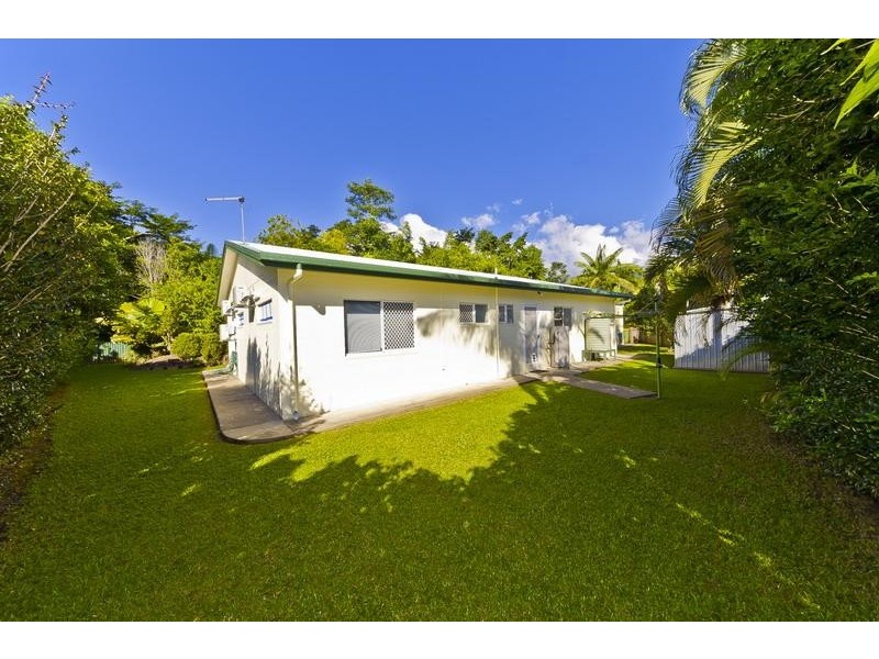 213 Robert Road, Bentley Park QLD 4869