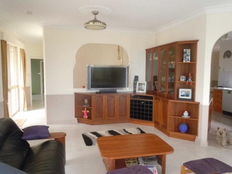 40 Summer Hill Drive, Mooroobool QLD 4870