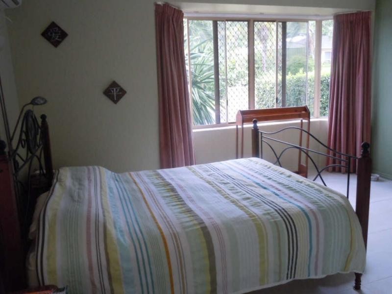 40 Summer Hill Drive, Mooroobool QLD 4870