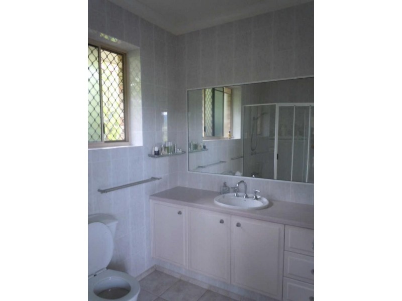 40 Summer Hill Drive, Mooroobool QLD 4870