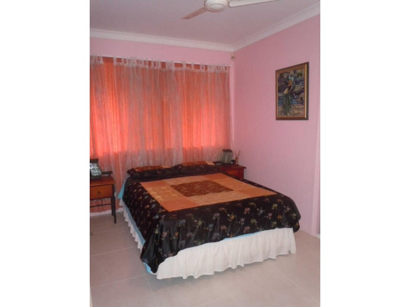 40 Summer Hill Drive, Mooroobool QLD 4870