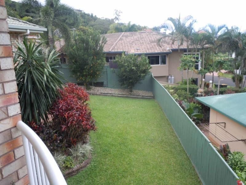 40 Summer Hill Drive, Mooroobool QLD 4870