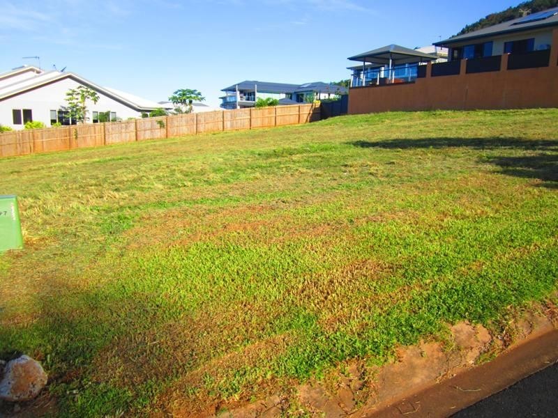 27 Emperor Street, Kanimbla QLD 4870