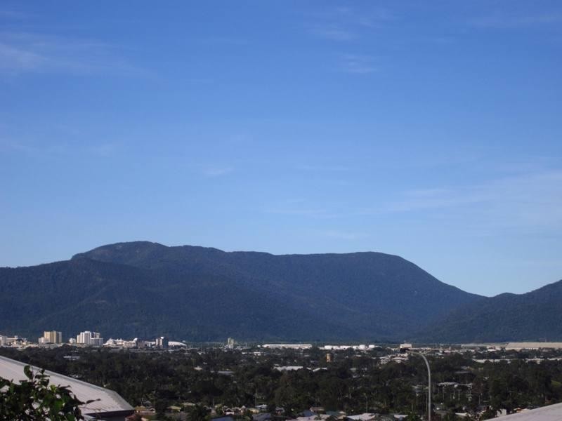 27 Emperor Street, Kanimbla QLD 4870