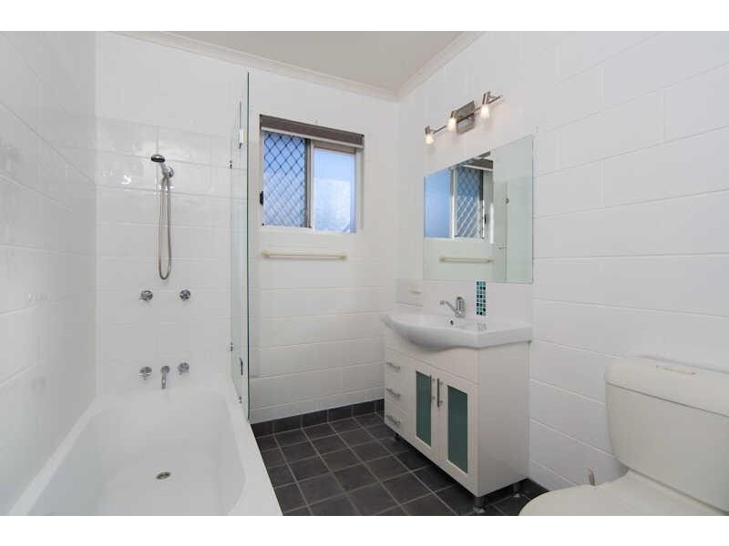 2/10 Ireland Crescent, Whitfield QLD 4870