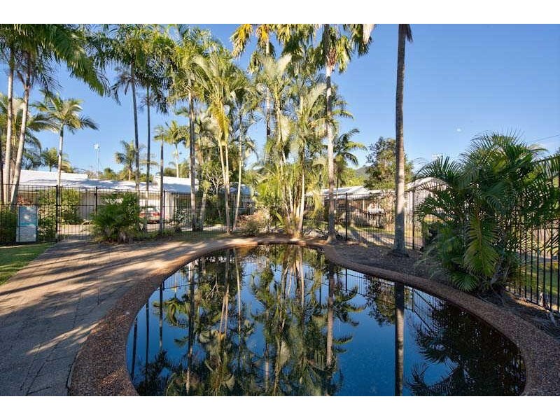 2/10 Ireland Crescent, Whitfield QLD 4870