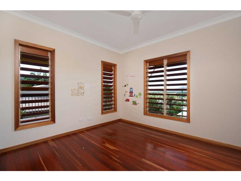 9 Trundle Terrace, Whitfield QLD 4870