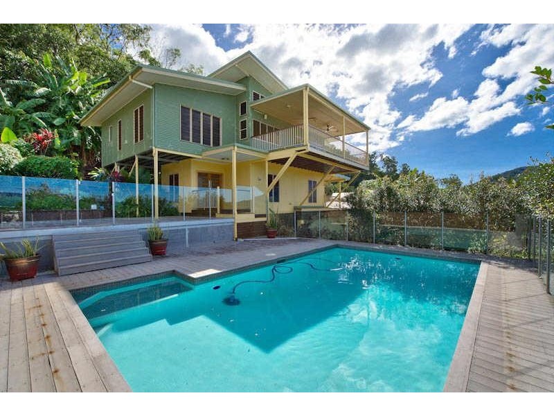 9 Trundle Terrace, Whitfield QLD 4870