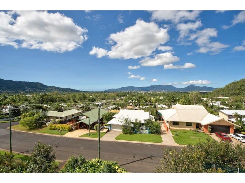 9 Trundle Terrace, Whitfield QLD 4870