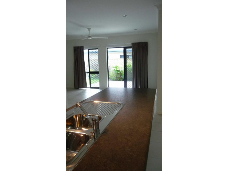 7 Seaways Street, Trinity Beach QLD 4879