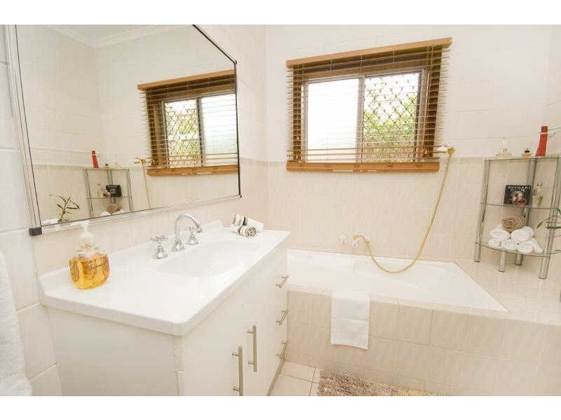 9 Mermaid Close, Bentley Park QLD 4869