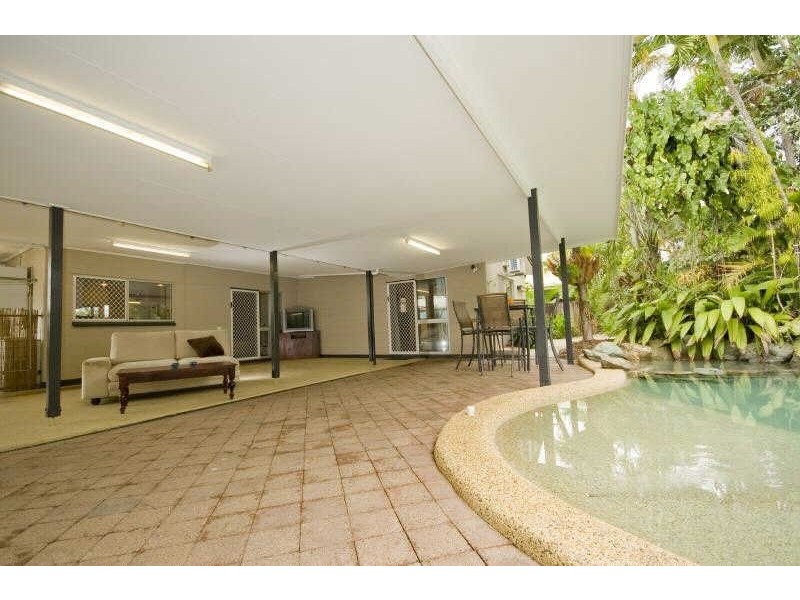 9 Mermaid Close, Bentley Park QLD 4869