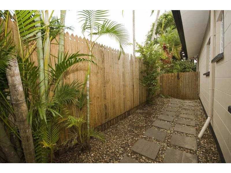 9 Mermaid Close, Bentley Park QLD 4869