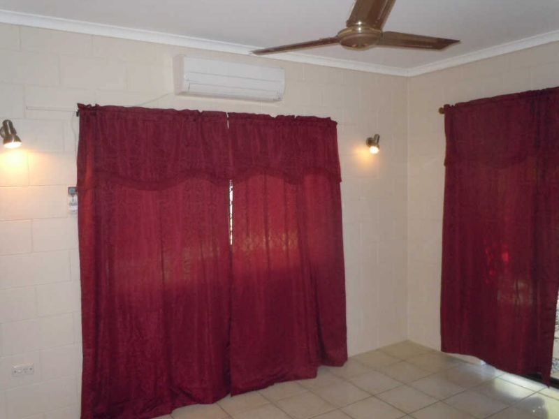 2/2 Briggs Close, Whitfield QLD 4870