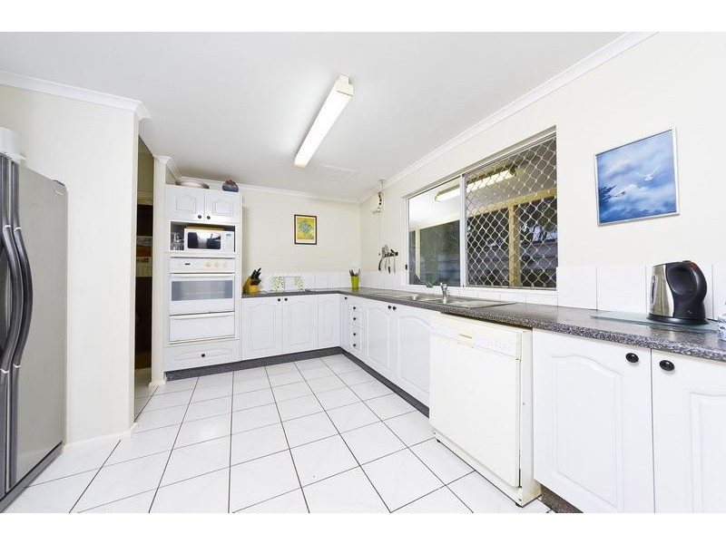 6 Sarina Close, Kewarra Beach QLD 4879