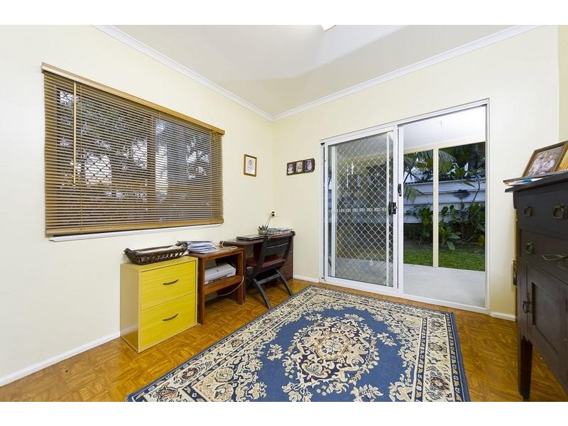 6 Sarina Close, Kewarra Beach QLD 4879