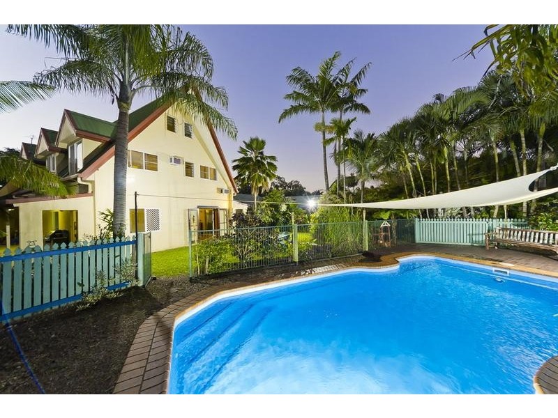 6 Sarina Close, Kewarra Beach QLD 4879
