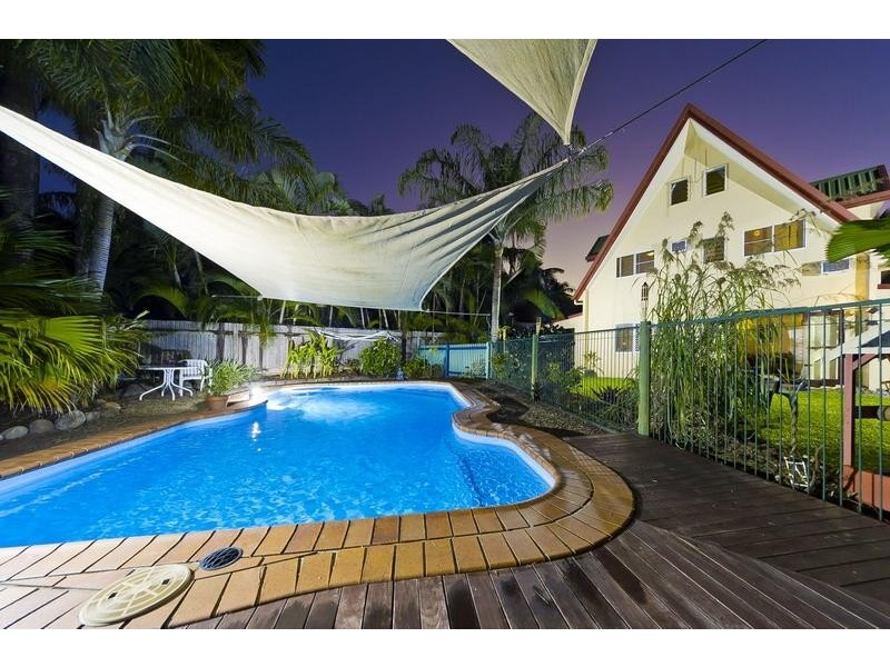 6 Sarina Close, Kewarra Beach QLD 4879