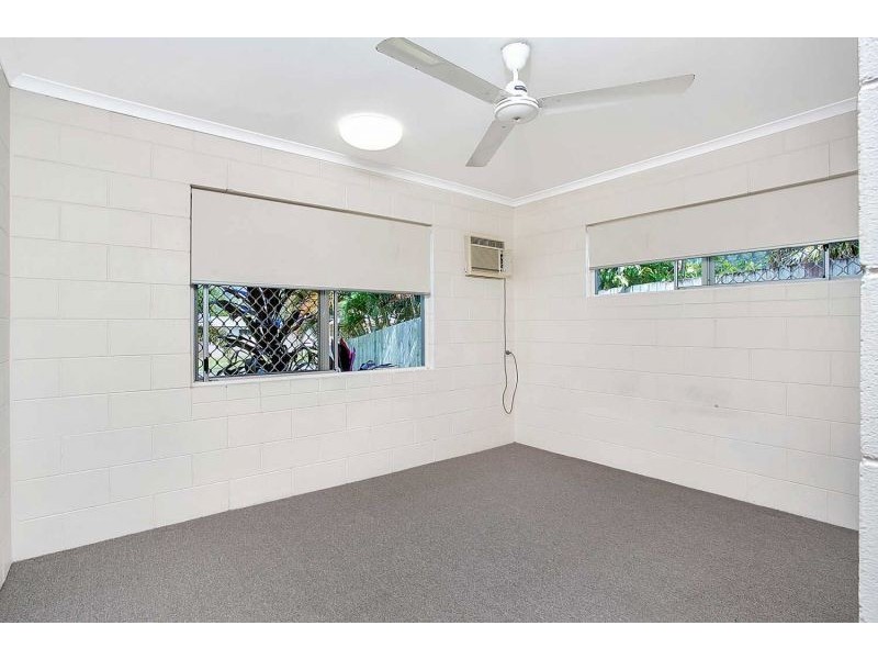 30 Beatrice Street, Mooroobool QLD 4870