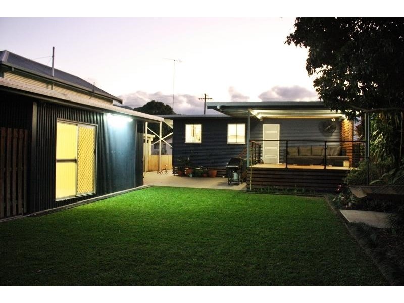 16 Hill Street, Manunda QLD 4870