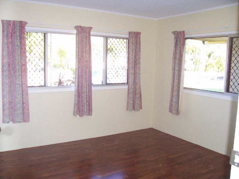 2/82 Machans Street,, Machans Beach QLD 4878