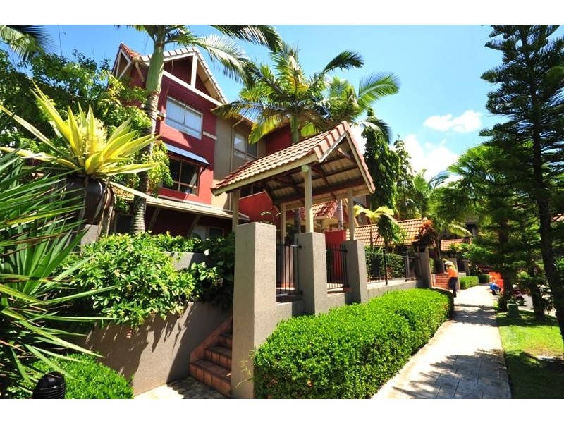 1615/2 Greenslopes Street, Cairns North QLD 4870