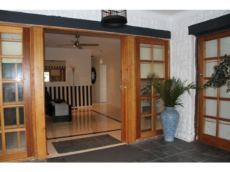 8A Hill Street, Manunda QLD 4870