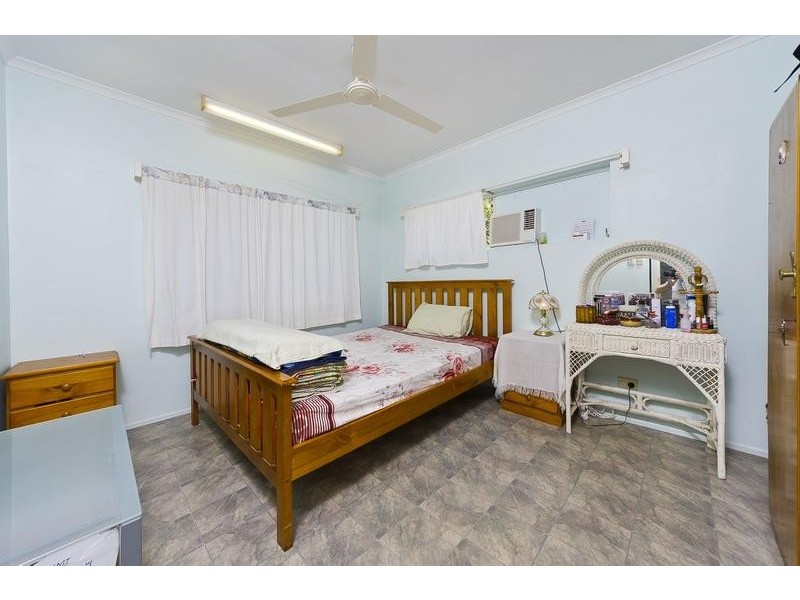 26 Dodd Court, Mooroobool QLD 4870