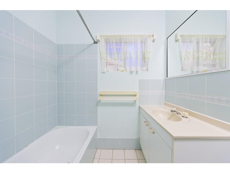 26 Dodd Court, Mooroobool QLD 4870