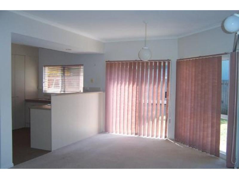 6/5 Brinsmead Terrace, Kanimbla QLD 4870