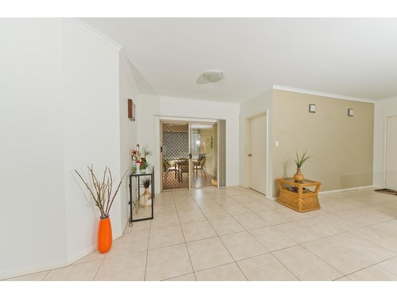 182 Timberlea Drive, Bentley Park QLD 4869