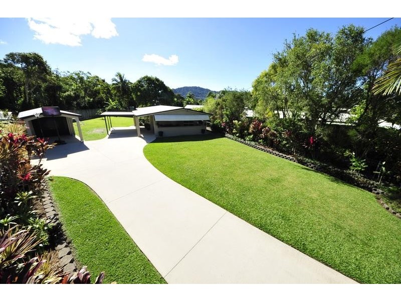 6 Penda Close, Manoora QLD 4870