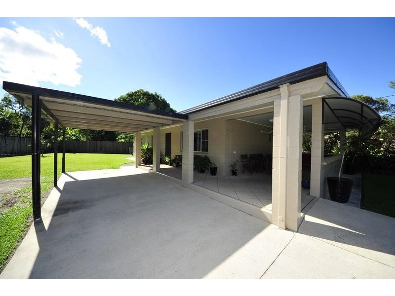 6 Penda Close, Manoora QLD 4870